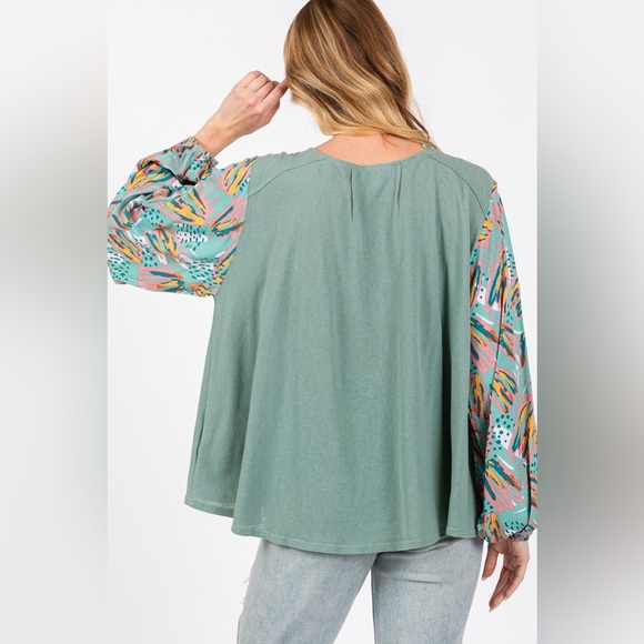 SAGE + FIG Ruched Round Neck Printed Bubble Sleeve Top - Picture 2 of 5